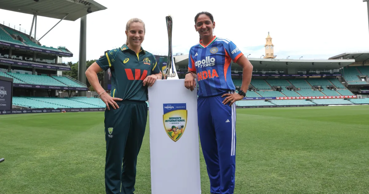 Sophie Molineux and Harmanpreet Kaur