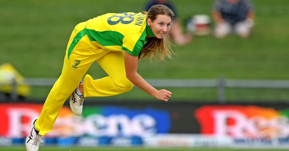 fastest-ball-in-womens-cricket fastest-ball-in-womens-cricket