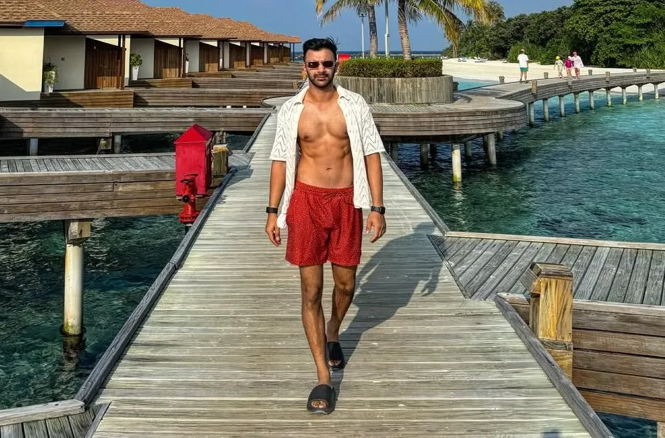 Agni Chopra Net Worth